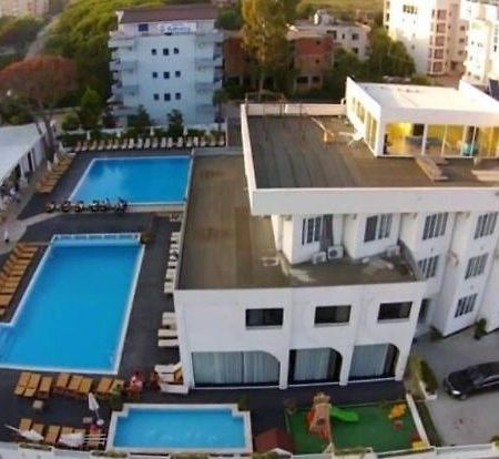 Sunborn Hotel Golem  Kültér fotó